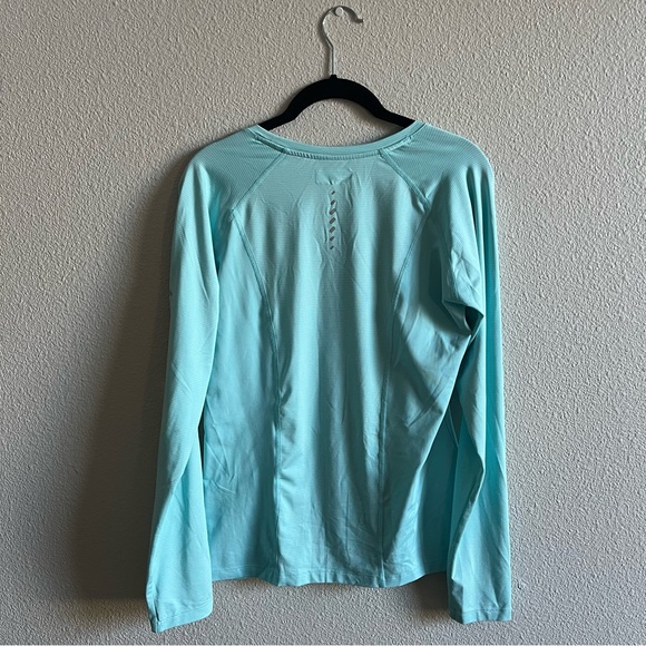 Columbia Women's Light Blue Long Sleeve Striped Top MD - Picture 7 of 7